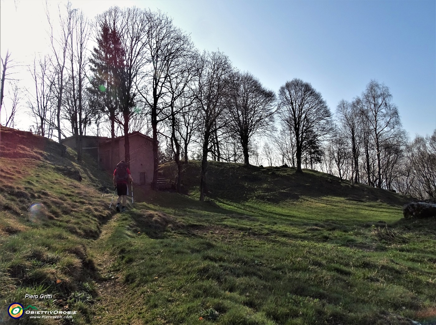 19 Cascina sul sentiero per Sonzogno.JPG